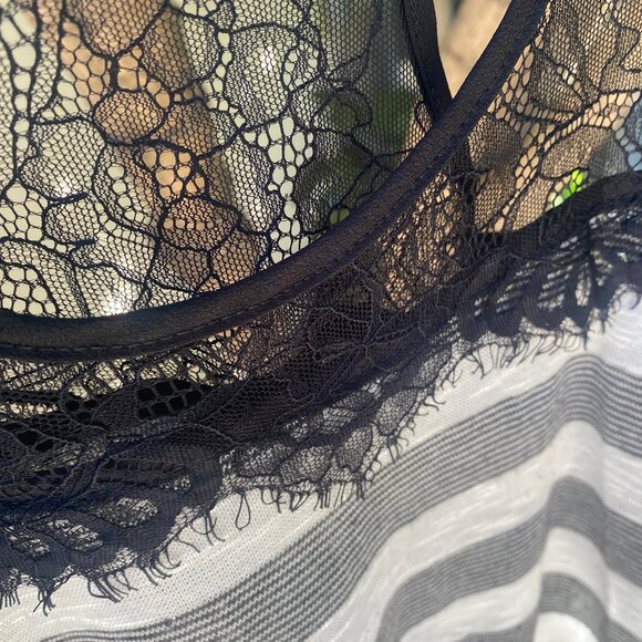 Women's Black Lace Striped Tank top Size Medium - Picture 5 of 10